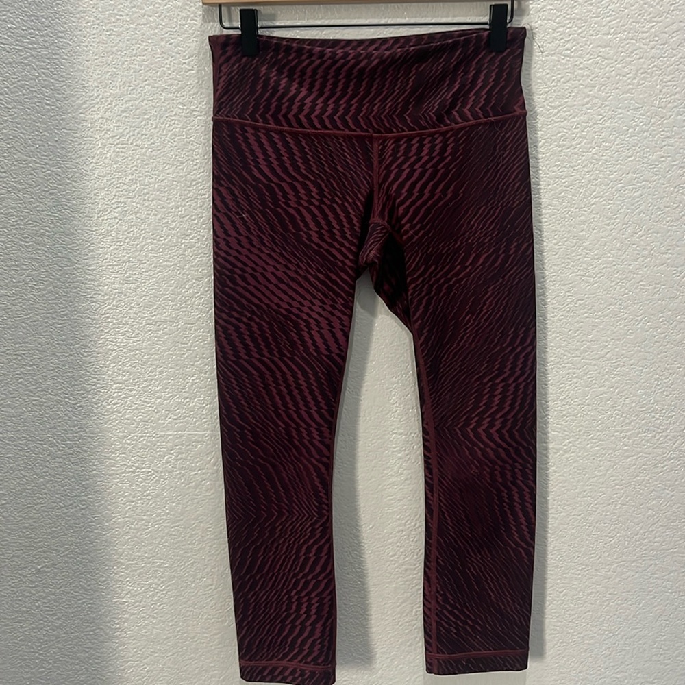 Lululemon leggings black and burgandy size 6
